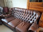 Chesterfield bank met 2 faulteuils en poef, Huis en Inrichting, Banken | Bankstellen, Ophalen, Gebruikt, Tweepersoons, Rechte bank