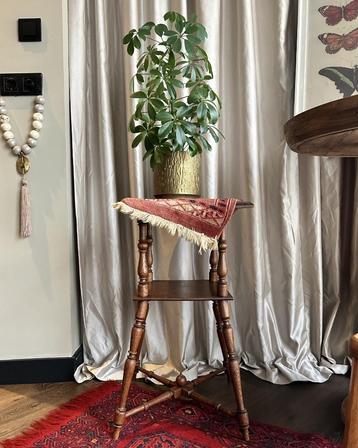 Bijzettafel etagère eiken hout vintage beschikbaar voor biedingen