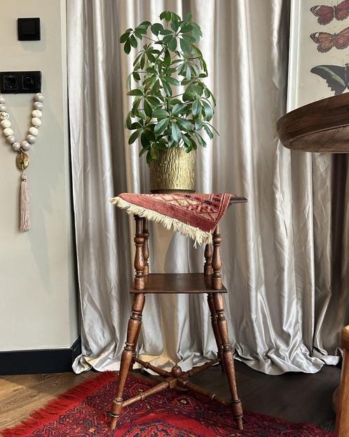 Bijzettafel etagère eiken hout vintage, Huis en Inrichting, Overige Huis en Inrichting, Gebruikt, Ophalen