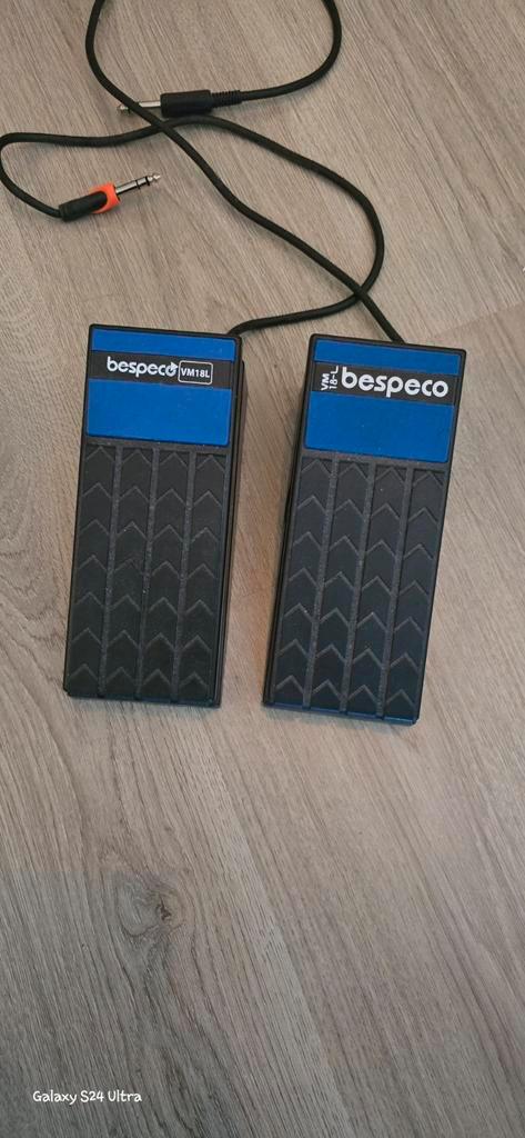 Bespeco VM18-L Pedalen Set, Muziek en Instrumenten, Effecten, Gebruikt, Chorus, Delay of Echo, Distortion, Overdrive of Fuzz, Reverb