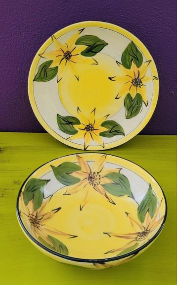 Kommen en Schalen zonnebloem beschikbaar voor biedingen