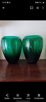 2 mooie grote flessen groene vazen, Ophalen, Minder dan 50 cm, Groen, Glas