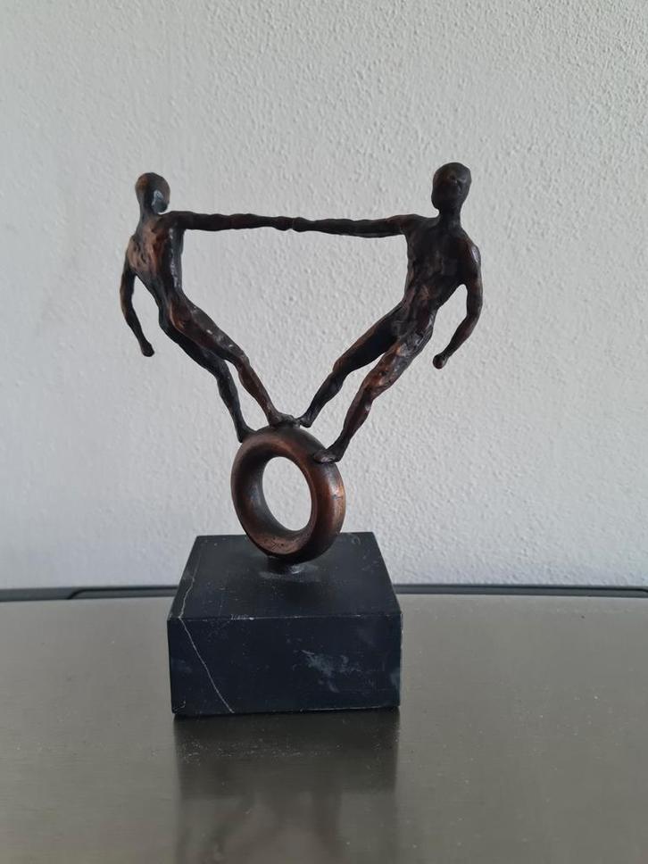 Bronzen Sculptuur - Samenwerking evenwicht balans steun, Antiek en Kunst, Kunst | Beelden en Houtsnijwerken, Ophalen of Verzenden
