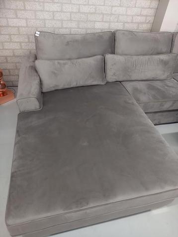 Grote Hoekbank - nieuw showroom Comfortabel en Stijlvol! beschikbaar voor biedingen