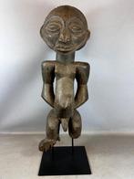 251026 Afrikaans Hemba sculpture on stand uit Congo, Ophalen of Verzenden