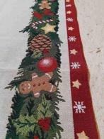 TK106 Tafelloper kleedje Kerst beige groen rood 142/48, Ophalen of Verzenden