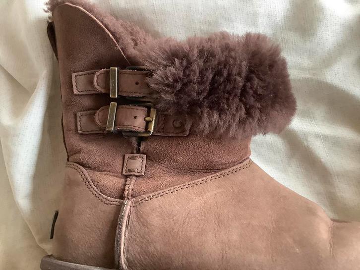Uggs bruin z.g.a.n., Kleding | Dames, Schoenen, Zo goed als nieuw, Bruin, Ophalen of Verzenden