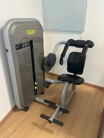 Technogym abdominal crunch buikspieren beschikbaar voor biedingen