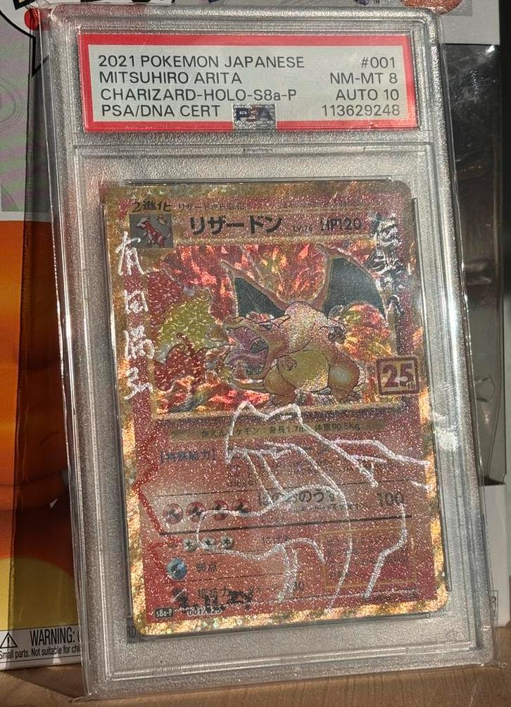Charizard | Mitsuhiro Arita Signed + Sketch | “To: Legend”, Hobby en Vrije tijd, Verzamelkaartspellen | Pokémon, Ophalen of Verzenden