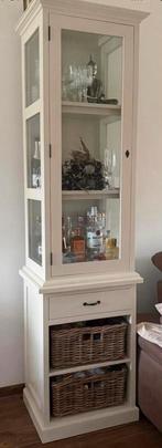 Witte buffetkast riviera maison stijl met rieten manden, Huis en Inrichting, Kasten | Vitrinekasten, Ophalen, Met deur(en), 200 cm of meer