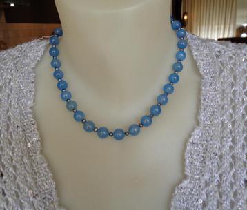ketting blauw mineraal met zilveren JKa bolsluiting [693] beschikbaar voor biedingen