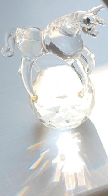 Miniatuur Kristal en glas/ Paardje beschikbaar voor biedingen