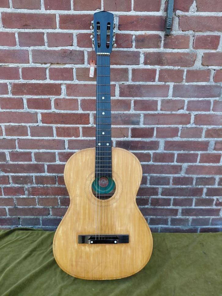 Spaanse akoestische gitaar merk Hsing Hai., Muziek en Instrumenten, Snaarinstrumenten | Gitaren | Akoestisch, Gebruikt, Klassieke of Spaanse gitaar