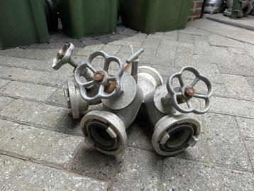 Verdeelstukken voor brandslangen 81mm en 31mm beschikbaar voor biedingen