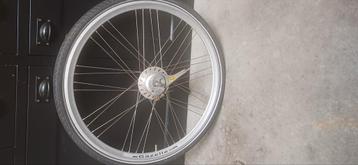 Voorwiel 28 inch met naafdynamo Gazelle  beschikbaar voor biedingen