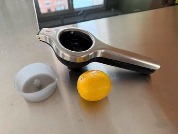 Citruspers (merk Gefu) / handpers voor citrusvruchten beschikbaar voor biedingen