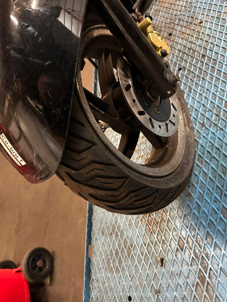 Sym fiddle 2 sloop motorschade onderdelen frane brom, Fietsen en Brommers, Brommeronderdelen | Scooters, Gebruikt, SYM, Frame