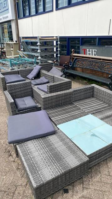 2 restant inruil tuinsets - ophalen €100,- beschikbaar voor biedingen