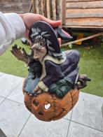 Heks op Pompoen Beeldje - Halloween Decoratie, Tuin en Terras, Tuinbeelden, Ophalen