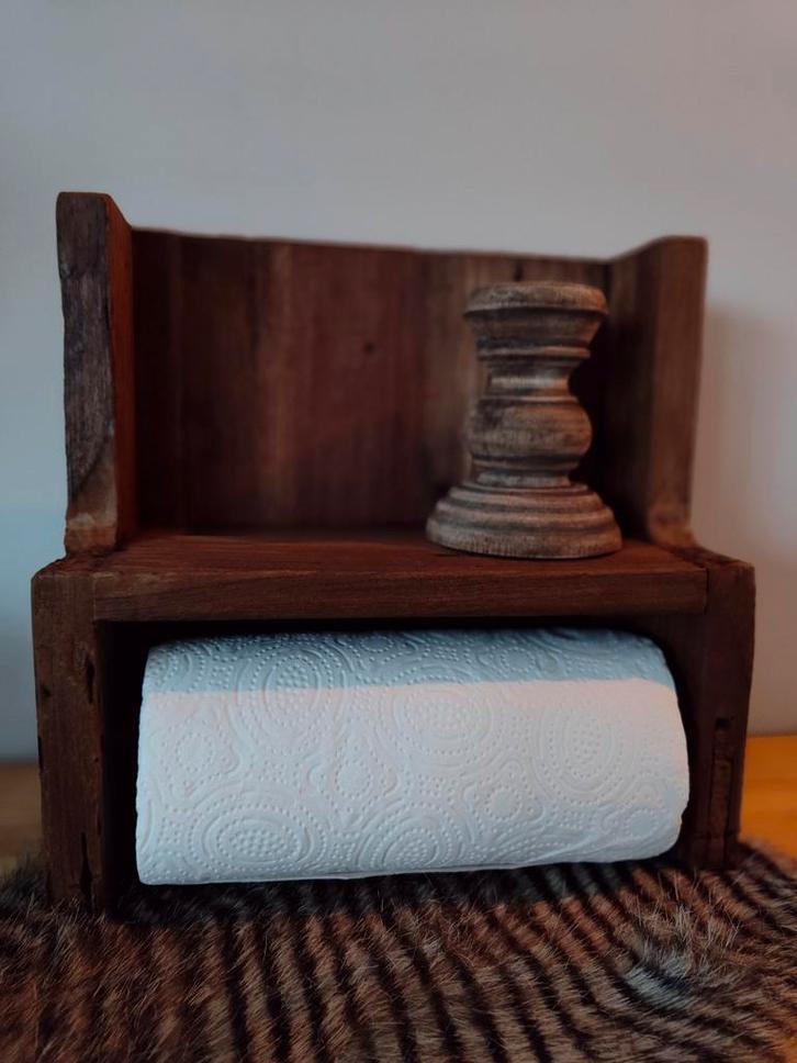 Stoere en sobere keukenrol houder van hout, Huis en Inrichting, Woonaccessoires | Overige, Nieuw, Ophalen of Verzenden