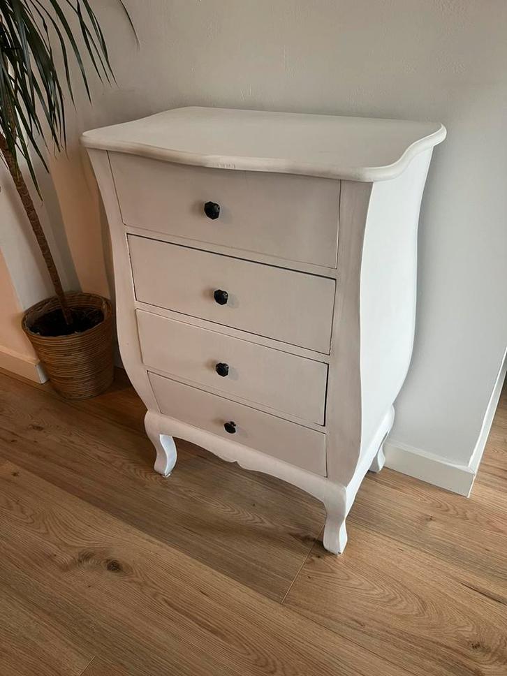 Witte kleine ladekast met vier lades, Huis en Inrichting, Kasten | Ladekasten, Zo goed als nieuw, Minder dan 100 cm, 50 tot 100 cm