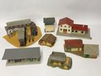 ** H0 ** 7 x DIVERSE GEBOUWEN o.a. STATION **, Hobby en Vrije tijd, Modeltreinen | H0, Overige merken, Gelijkstroom of Wisselstroom