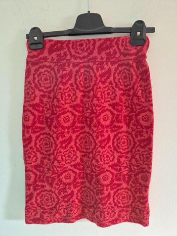 R95 - Rode Zilch winter rok maat S (1) beschikbaar voor biedingen