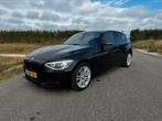 BMW 1-Serie 116i M-pakket, Auto's, BMW, 1-Serie, 65 €/maand, Zwart, Alcantara