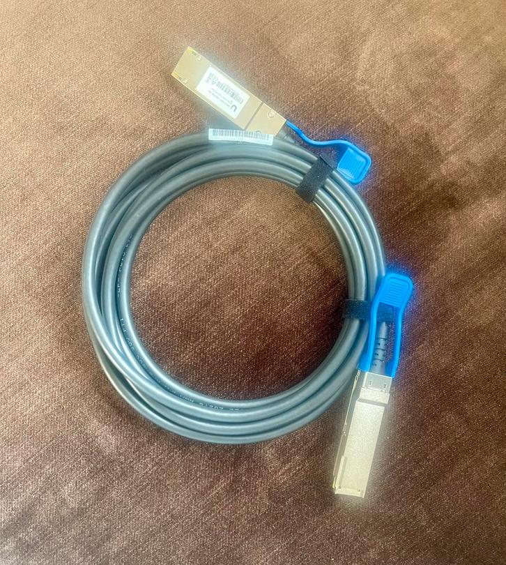 Te Koop, UACC DAC QSFP28 3m kabel, Computers en Software, WiFi-versterkers, Ophalen of Verzenden