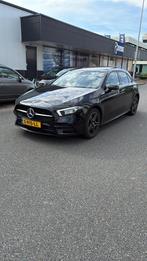 Mercedes-Benz A-Klasse A 250 e AMG PANO volle auto  2020, Auto's, Mercedes-Benz, 4 cilinders, 160 pk, Zwart, Plug-in hybride