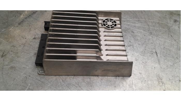 Radio versterker van een Mercedes E-Klasse, Auto-onderdelen, Elektronica en Kabels, Mercedes-Benz, Gebruikt, 3 maanden garantie