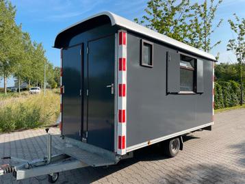 Nette snelverkeer schaftwagen met chemisch toilet beschikbaar voor biedingen