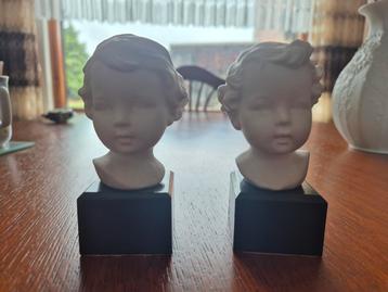 Goebel Beelden van Jongens - Set van 2 beschikbaar voor biedingen