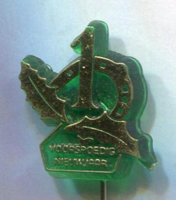 1 Voorspoedig Nieuwjaar goud/groen plastic speldje( P_134 ) beschikbaar voor biedingen