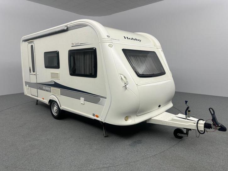 Hobby De Luxe 440 SF Zakluifel INCL. STALLING, Caravans en Kamperen, Caravans, Bedrijf, tot en met 4, Overige, Hobby, Vast bed