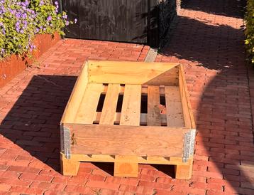 Pallet (1200x800x200) opzetrand stapelbaar. beschikbaar voor biedingen
