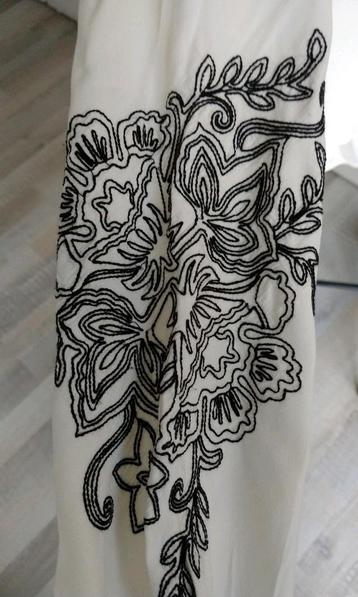 Geborduurde blouse wit maat M beschikbaar voor biedingen