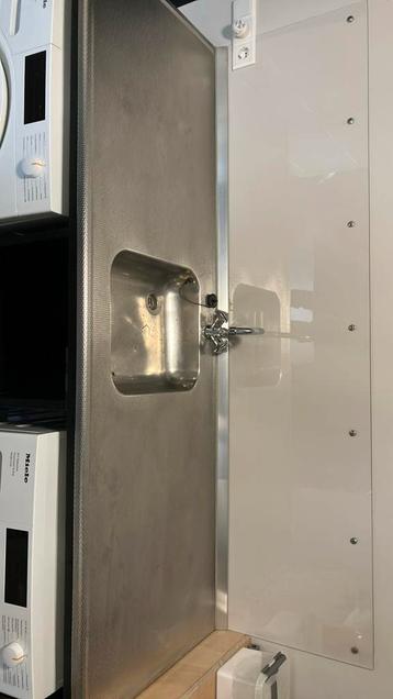 RVS aanrecht beschikbaar voor biedingen