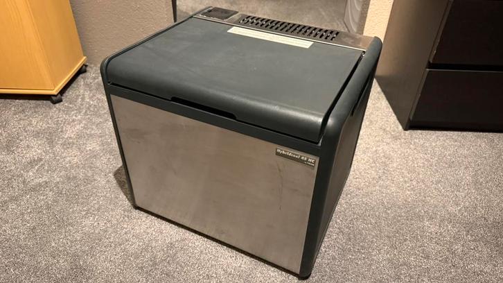 Tristar Hybridcool KB-7645 HC 45 koelbox, Caravans en Kamperen, Koelboxen, Zo goed als nieuw, Koelbox, Elektrisch, Ophalen