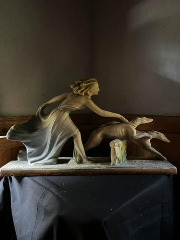 Arnova Art deco/Jugendstil vrouw met windhonden, nr. 235 beschikbaar voor biedingen