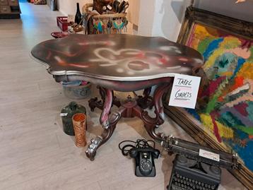 Gratis tafel leuk om.te pimpen blad is.los beschikbaar voor biedingen