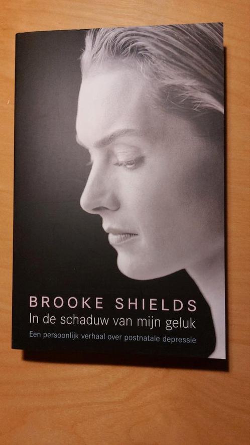 B. Shields - In de schaduw van mijn geluk, Boeken, Literatuur, Zo goed als nieuw, Nederland, Ophalen of Verzenden