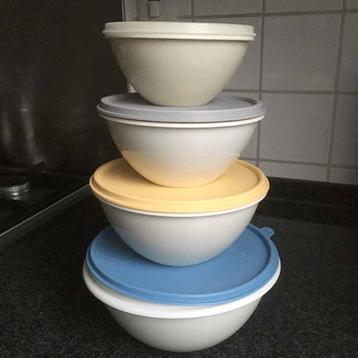 Vintage Tupperware Wonderlier kommenset #233/234/235/236 beschikbaar voor biedingen