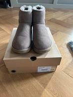 UGG Classic Mini Beige 41 origineel!, Kleding | Dames, Schoenen, Ophalen of Verzenden, Zo goed als nieuw, Beige