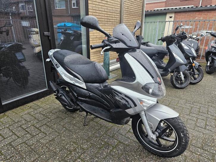 Gilera Runner Rst SP 2T 2015 zilver 23000km opknapper DUITS, Fietsen en Brommers, Brommers | Tuning en Styling, Gebruikt, Ophalen