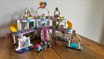 Lego friends met o.a zwembad, winkelcentrum, huis, bus etc., Kinderen en Baby's, Speelgoed | Duplo en Lego, Ophalen of Verzenden