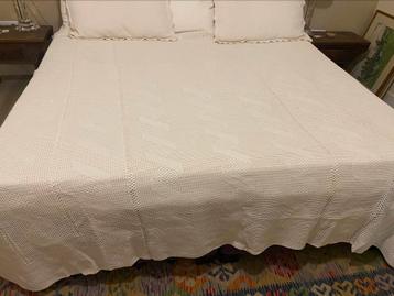 Prachtige brocante sprei voor 2 pers bed of tafel beschikbaar voor biedingen