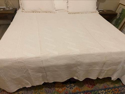 Prachtige brocante sprei voor 2 pers bed of tafel, Huis en Inrichting, Slaapkamer | Beddengoed, Zo goed als nieuw, Overige typen