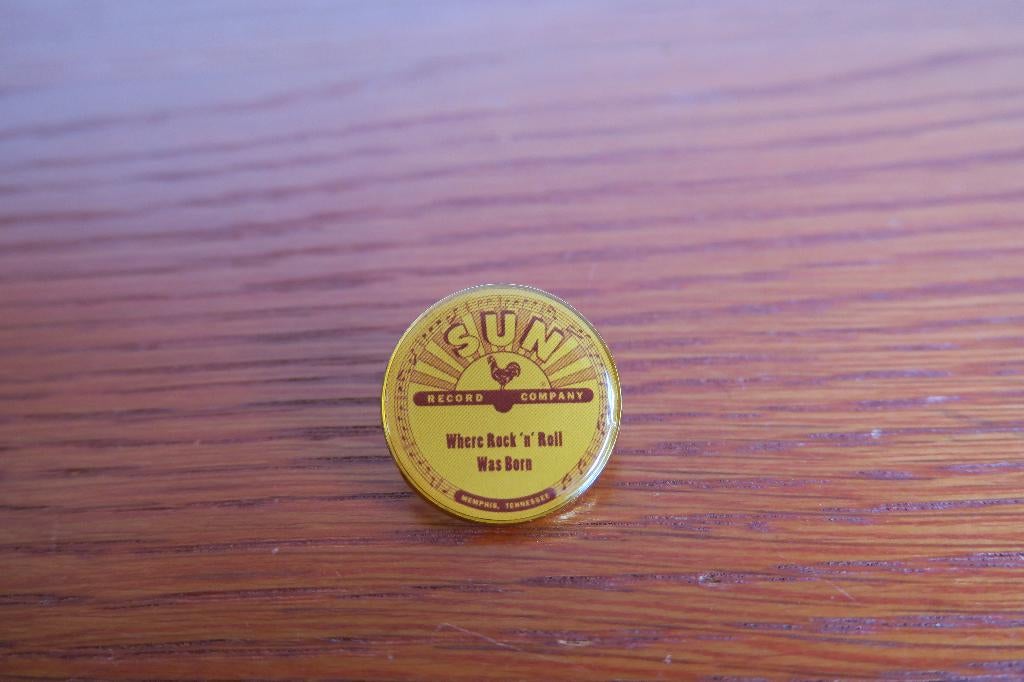Pin Sun Records "Where Rock' n' Roll Was Born Memphis Elvis, Verzamelen, Speldjes, Pins en Buttons, Nieuw, Speldje of Pin, Overige onderwerpen