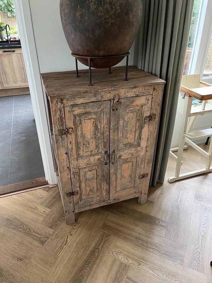 Oud Kastje uit India zeer fraai patina van ouderdom, Huis en Inrichting, Kasten | Overige, Gebruikt, Ophalen